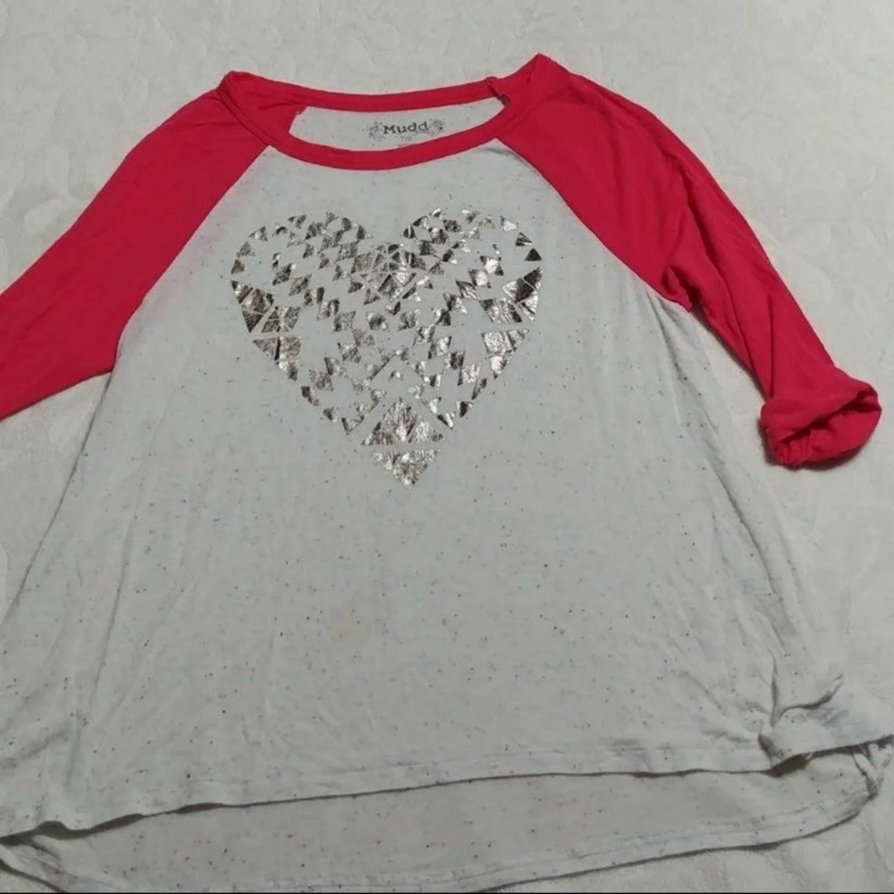 Mudd Heart raglan shirt silver confetti baseball